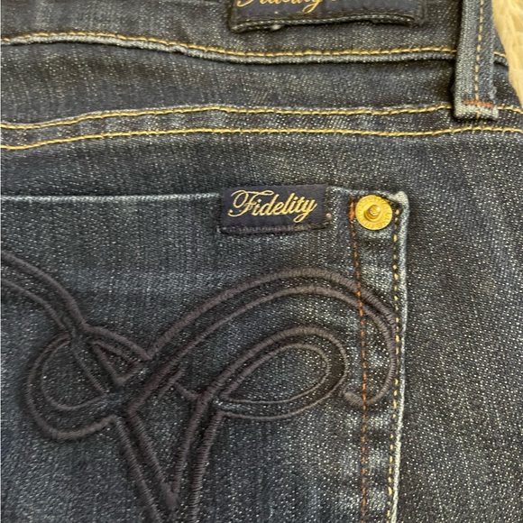 EUC Fidelity & Lucky brand bundle Denim jeans - Picture 4 of 11
